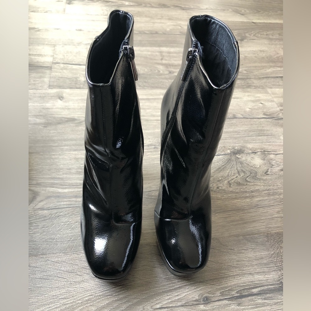 Jessica Simpson Sarita Black Crinkle Patent Heel Booties Size 8.5